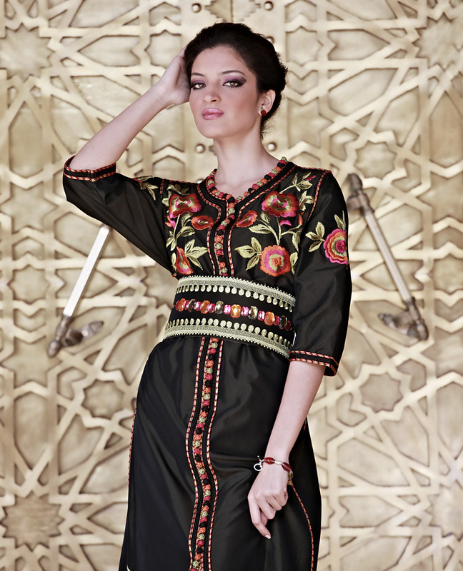 Caftan Noir : Caftan brod?� haute couture - Caftan Marocain Boutique - Vente Caftan en France 