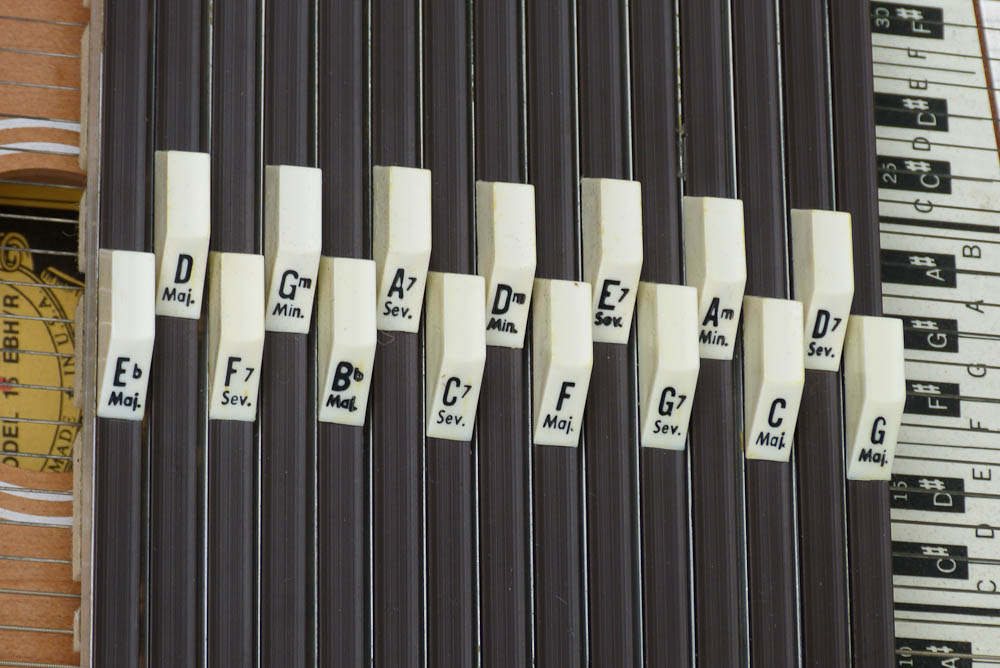 c.1979 Oscar Schmidt 15 EBH/R Autoharp