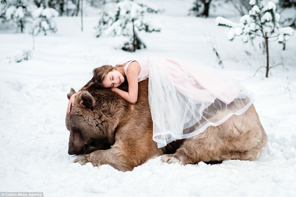 Astounding Photos Of Children Posing With Huge Grizzly Bear