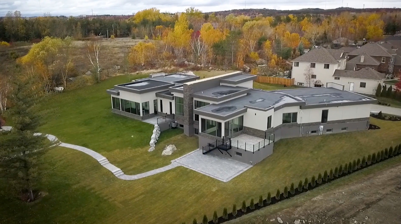 19 Photos vs. 147 Bethel Lake Ct, Sudbury, ON Mansion Interior Design Tour
