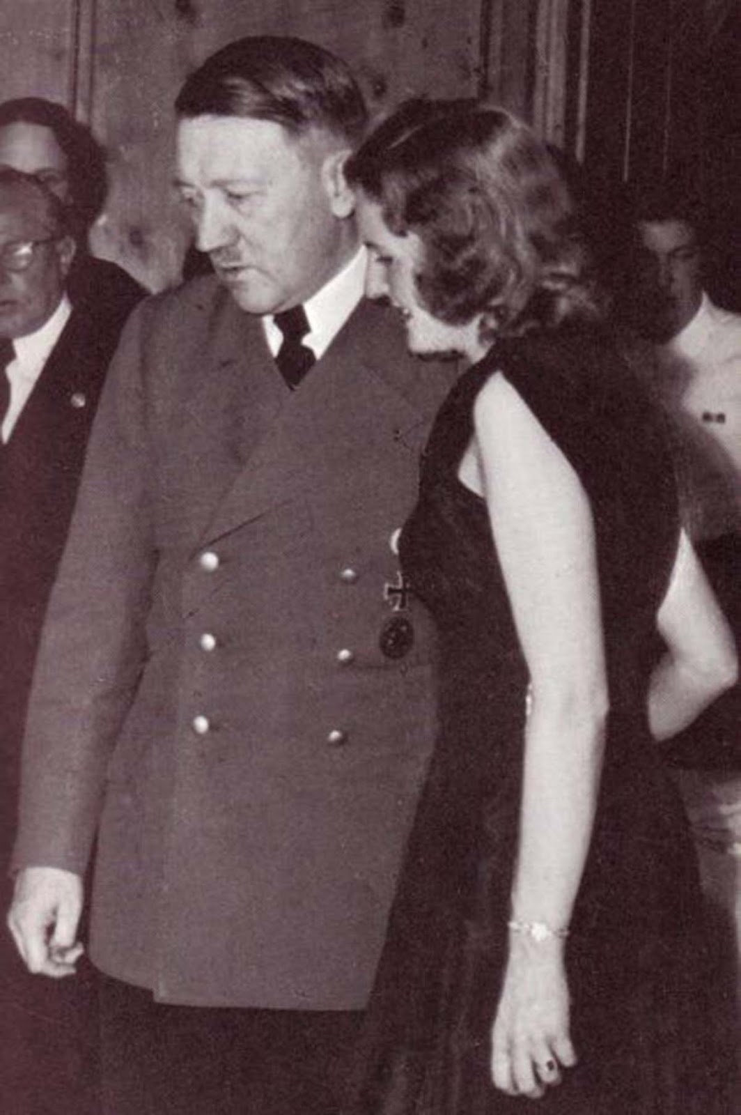 36 часов замужем за Гитлером: личная история Евы Браун Новый очаг Дзен