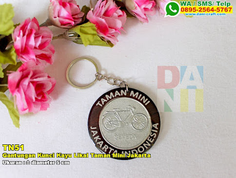 Gantungan Kunci Kayu Likal Taman Mini Jakarta
