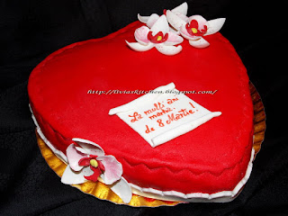 Tort inima cu orhidee