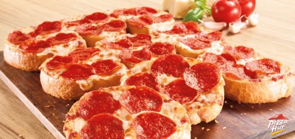 News Pizza Hut New Garlic Bread Pizza Brand Eating Bread pizza andamp garlic toast बनाये ब्रेड वाला पिज्जा और garlic ब्रेड. news pizza hut new garlic bread