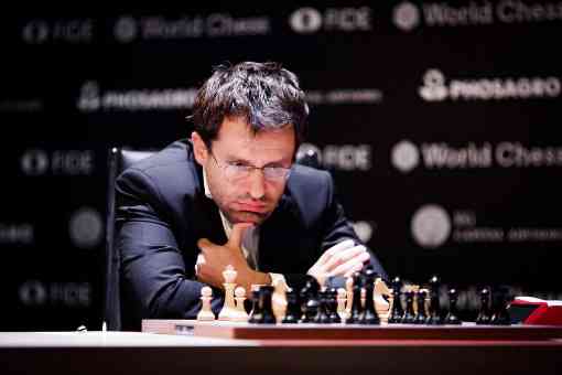L'image clé de la ronde 5 : l'Arménien Levon Aronian rate le coup décisif face à Alexander Grischuk - Photo © World Chess L'image clé de la ronde 5 : l'Arménien Levon Aronian rate le coup décisif face à Alexander Grischuk - Photo © World Chess