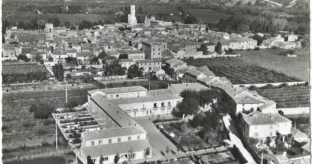 Roquemaure Cartes Postales Vue Aérienne Roquemaure ''La Cité Provençale''