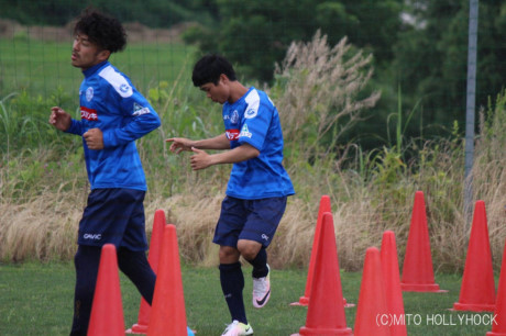 Cong Phuong hoc Ronaldo, gong minh khoe bung 6 mui - Anh 2