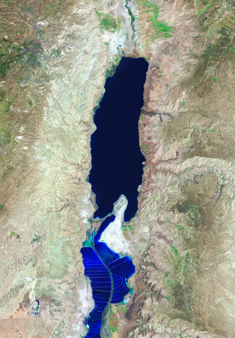 Мертвое море со спутника Мертвое море со спутника