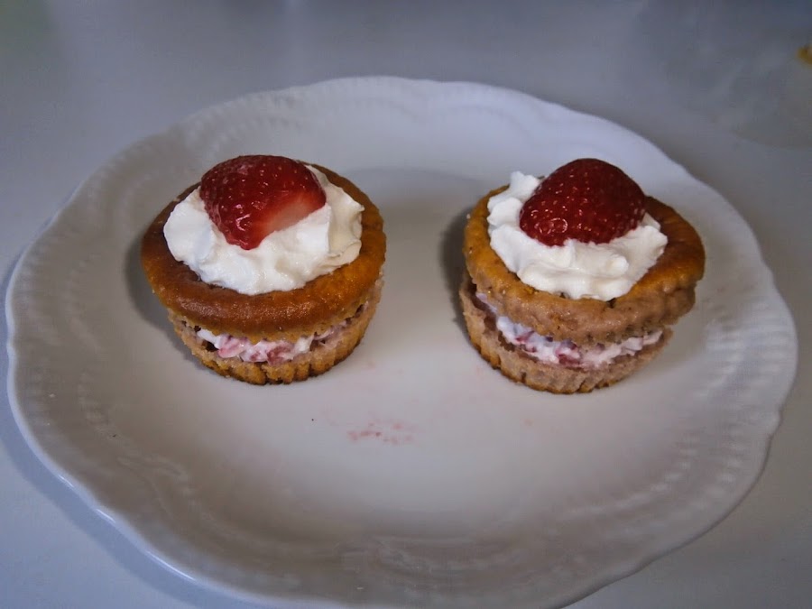 magdalenas con leche condensada y fresas