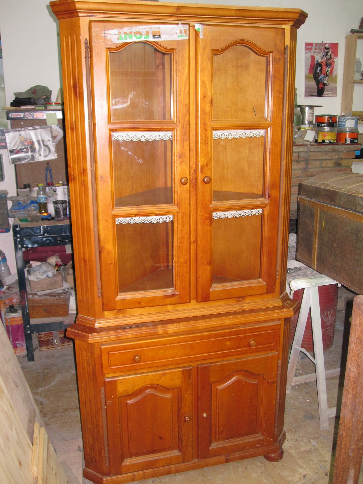 By JC: Mueble rinconera con cambio de color y efecto veteado