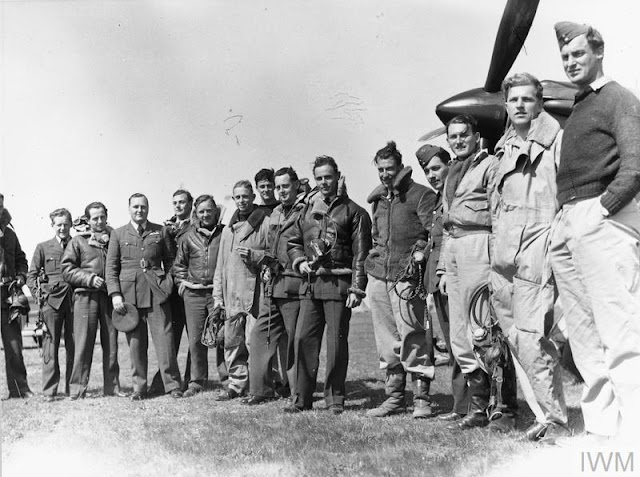 15 April 1941 worldwartwo.filminspector.com RAF pilots Larissa Greece