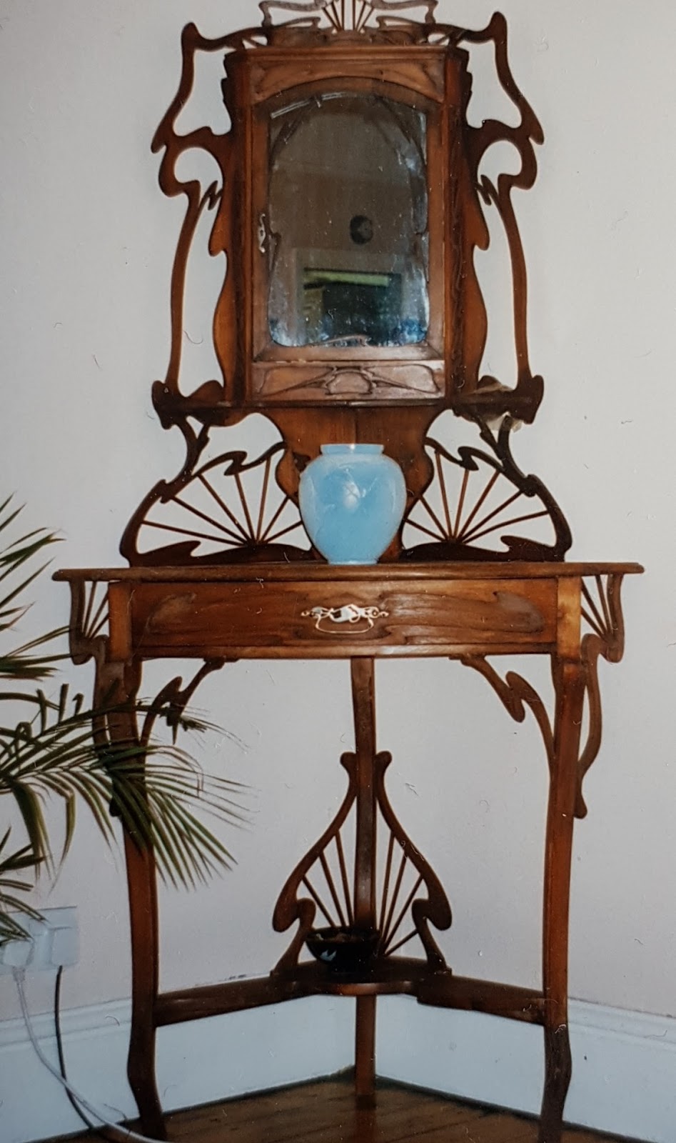 Wayne Colquhoun Art Nouveau Corner of the Week.