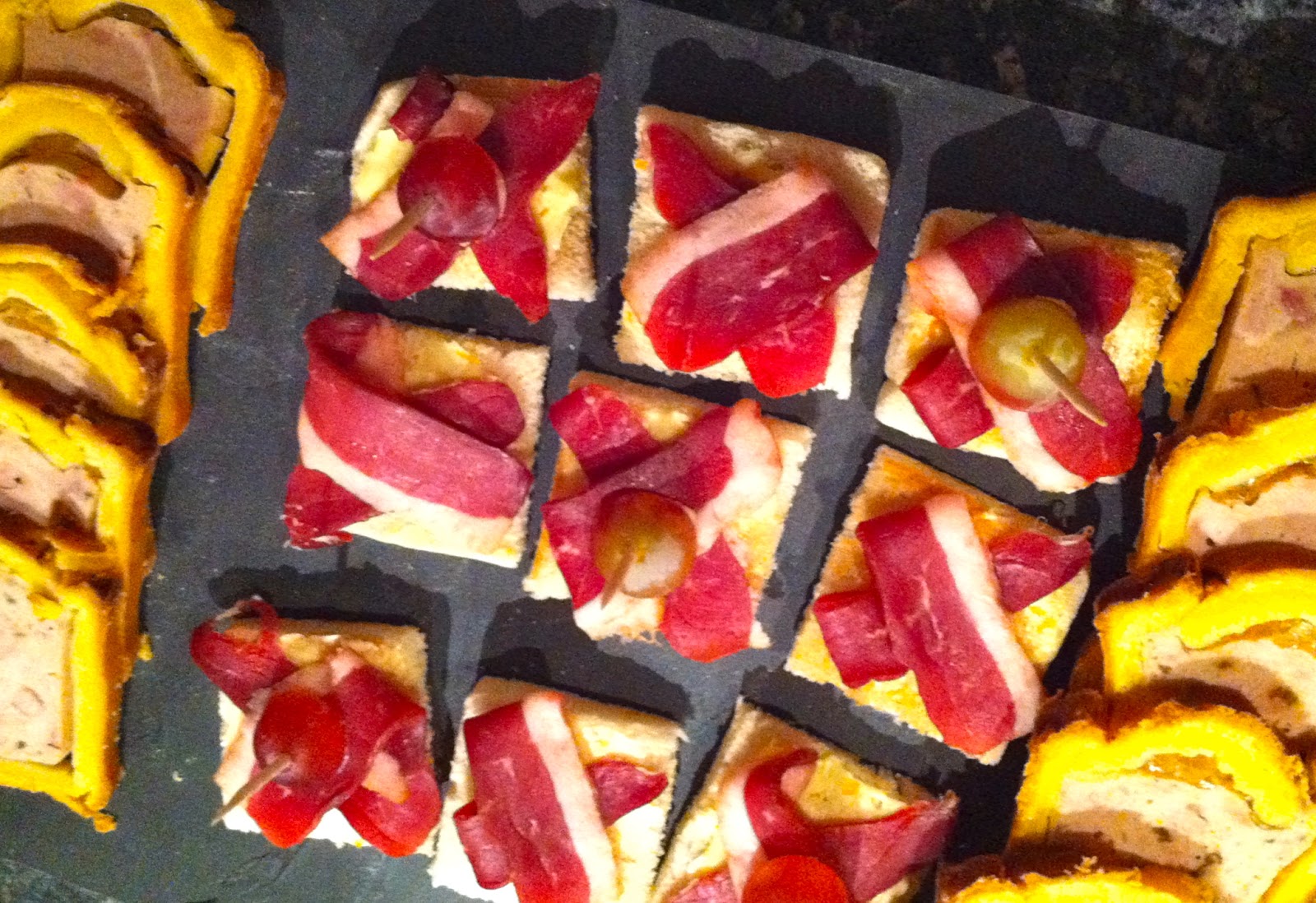 Canapé Avec Magret De Canard Fumé