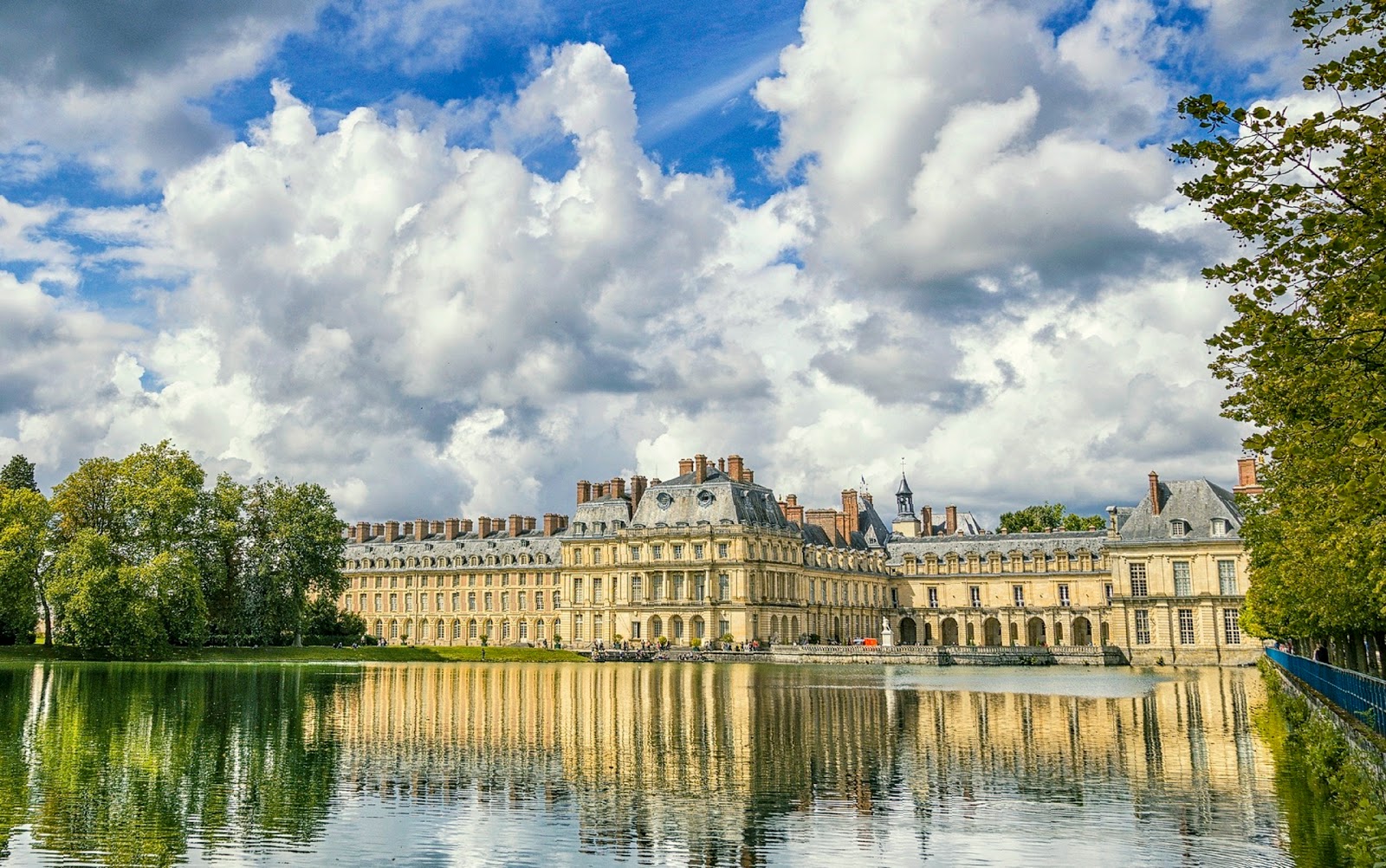 Travel & Adventures: Fontainebleau. A voyage to Fontainebleau, Île-de