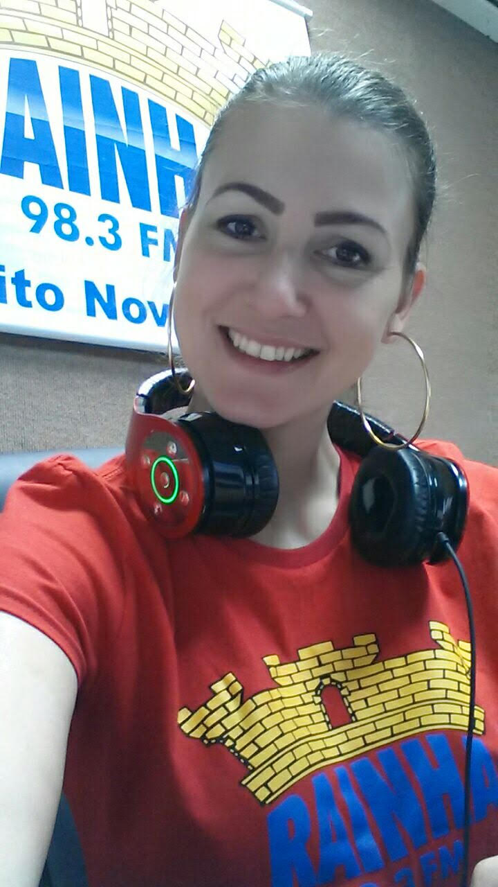 Taisa Demarchi Rainha FM 98,3 Loucos Por Rádio Taisa Demarchi Rainha FM 98,3 Loucos Por Rádio