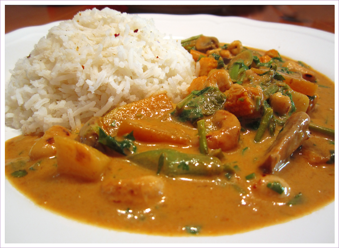 Marions Genussküche: Rotes Thai-Curry mit gerösteten Cashewnüssen ...mmmhh
