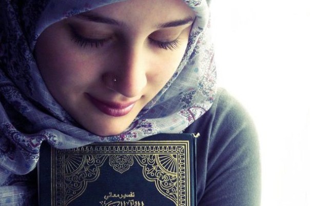 Wanita Wajib Bangga Bila Ia Menjadi Seorang yang Paling Langka Zaman Aurat Jadi Tontonan Wanita Wajib Bangga Bila Ia Menjadi Seorang yang Paling Langka Zaman Aurat Jadi Tontonan