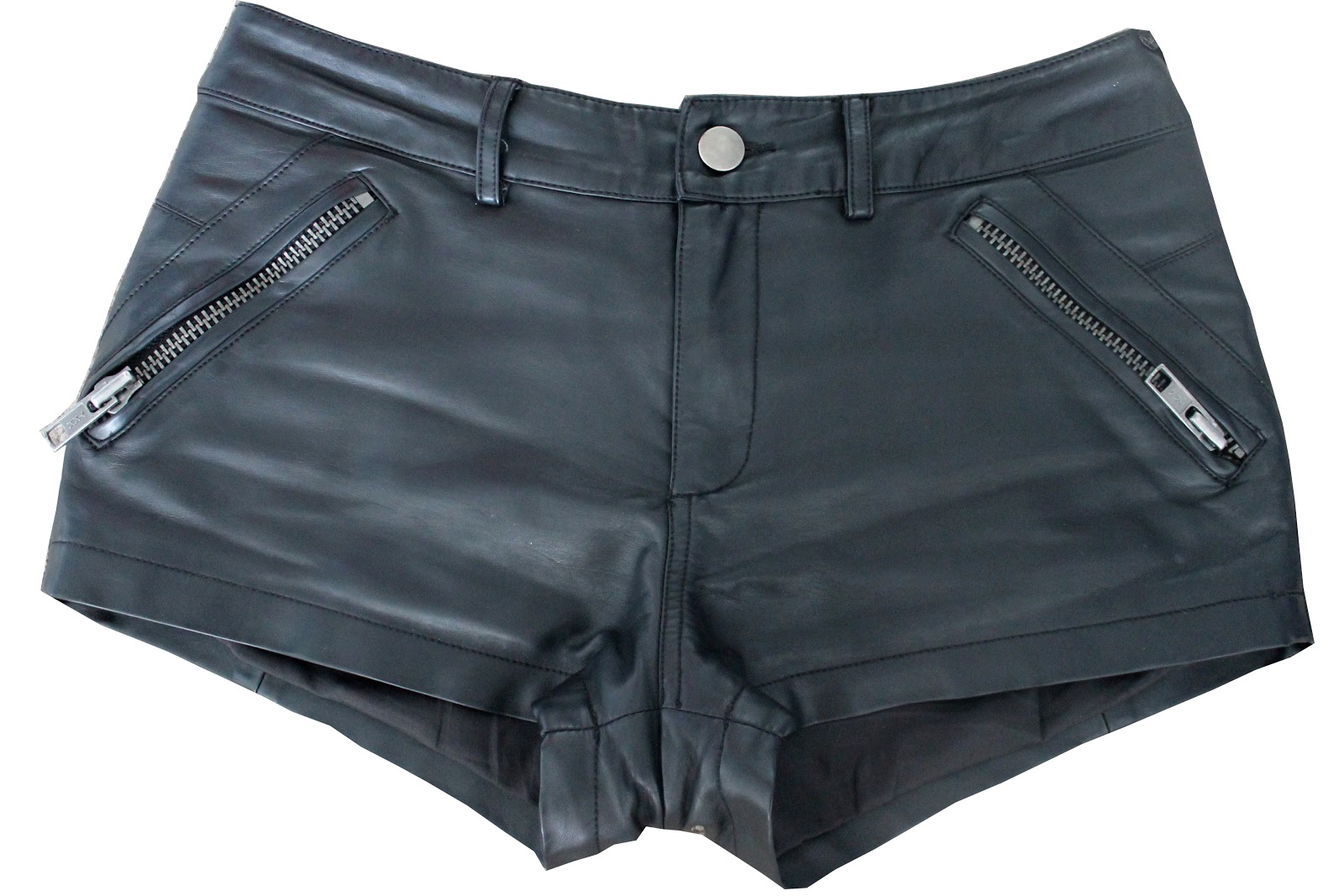 5 Ways to Wear Leather Shorts: Secret Thrills