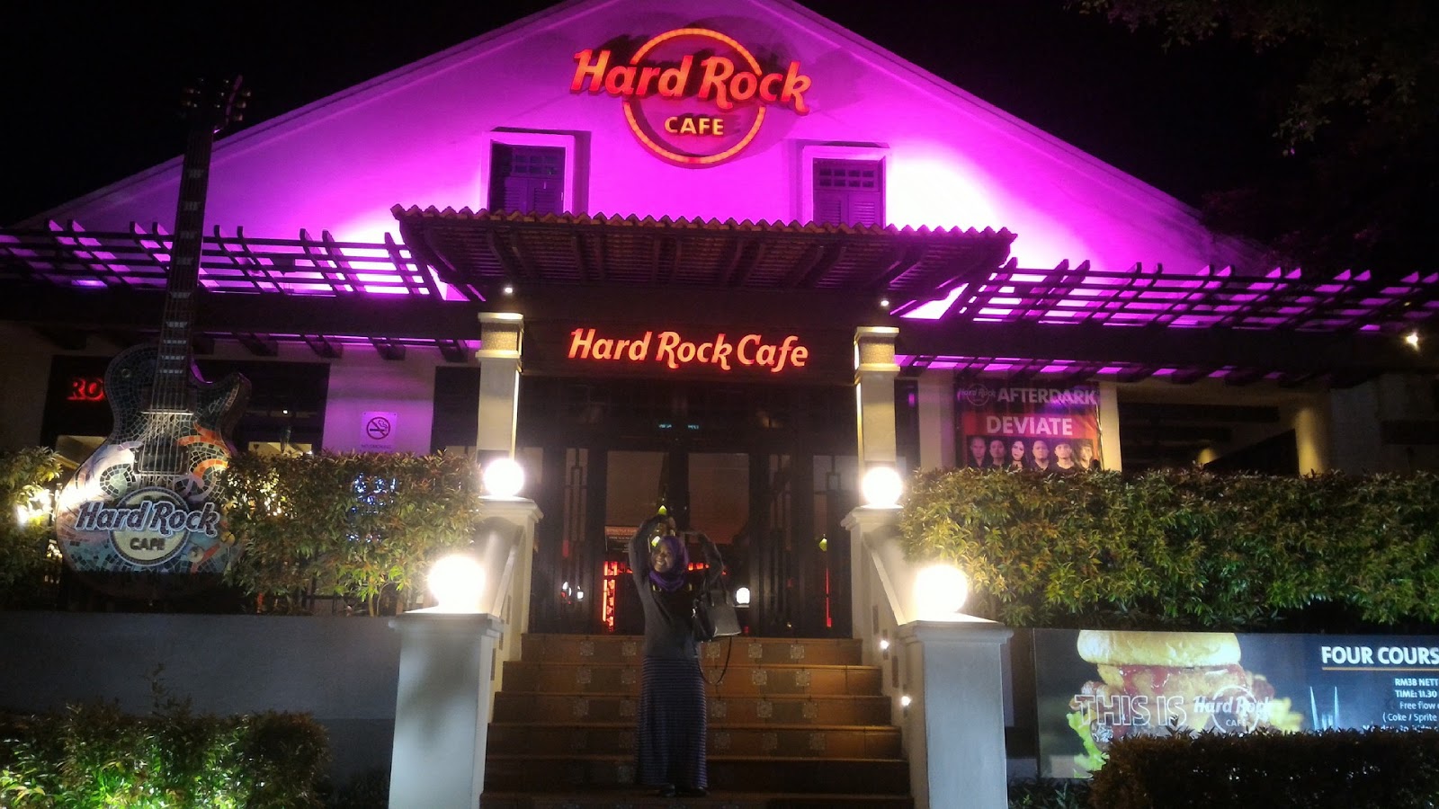 si bijAksAnA bijAksini: Melaka Road Trip : Hard Rock Cafe Melaka