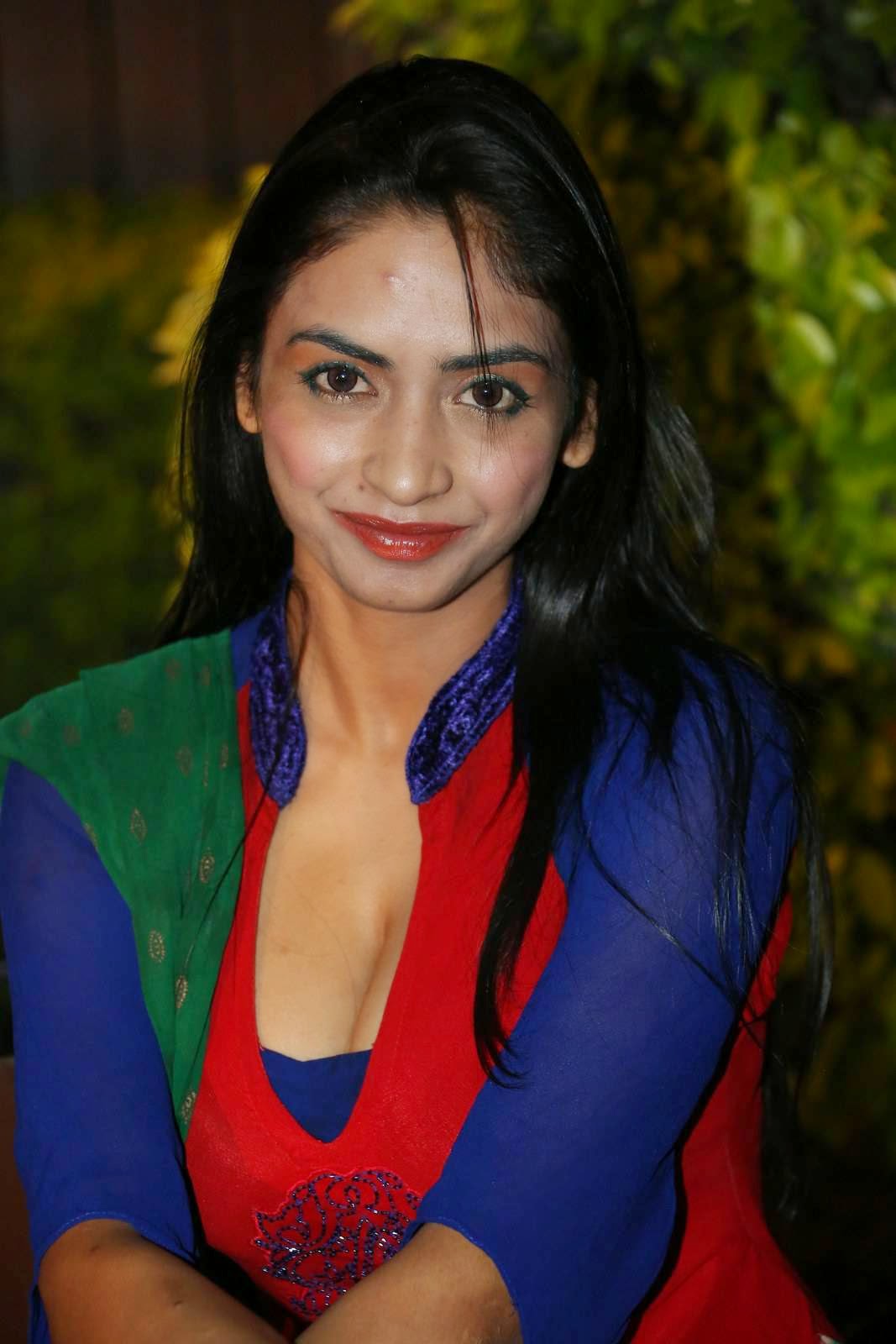 Pooja Sri Hot Unseen Cleavage Photo 2018 Actress Nude Photos