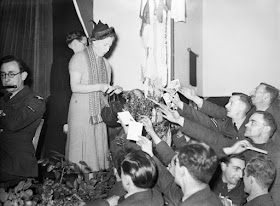 Gracie Fields entertaining RAF personnel in France in 1939