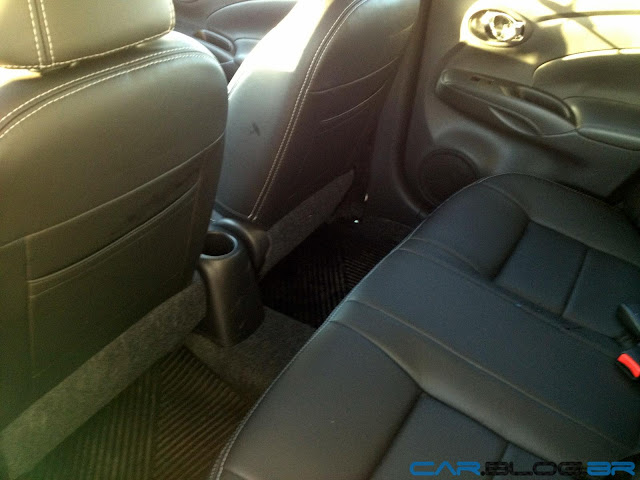 Nissan Versa SL 1.6 2013 - interior - por dentro