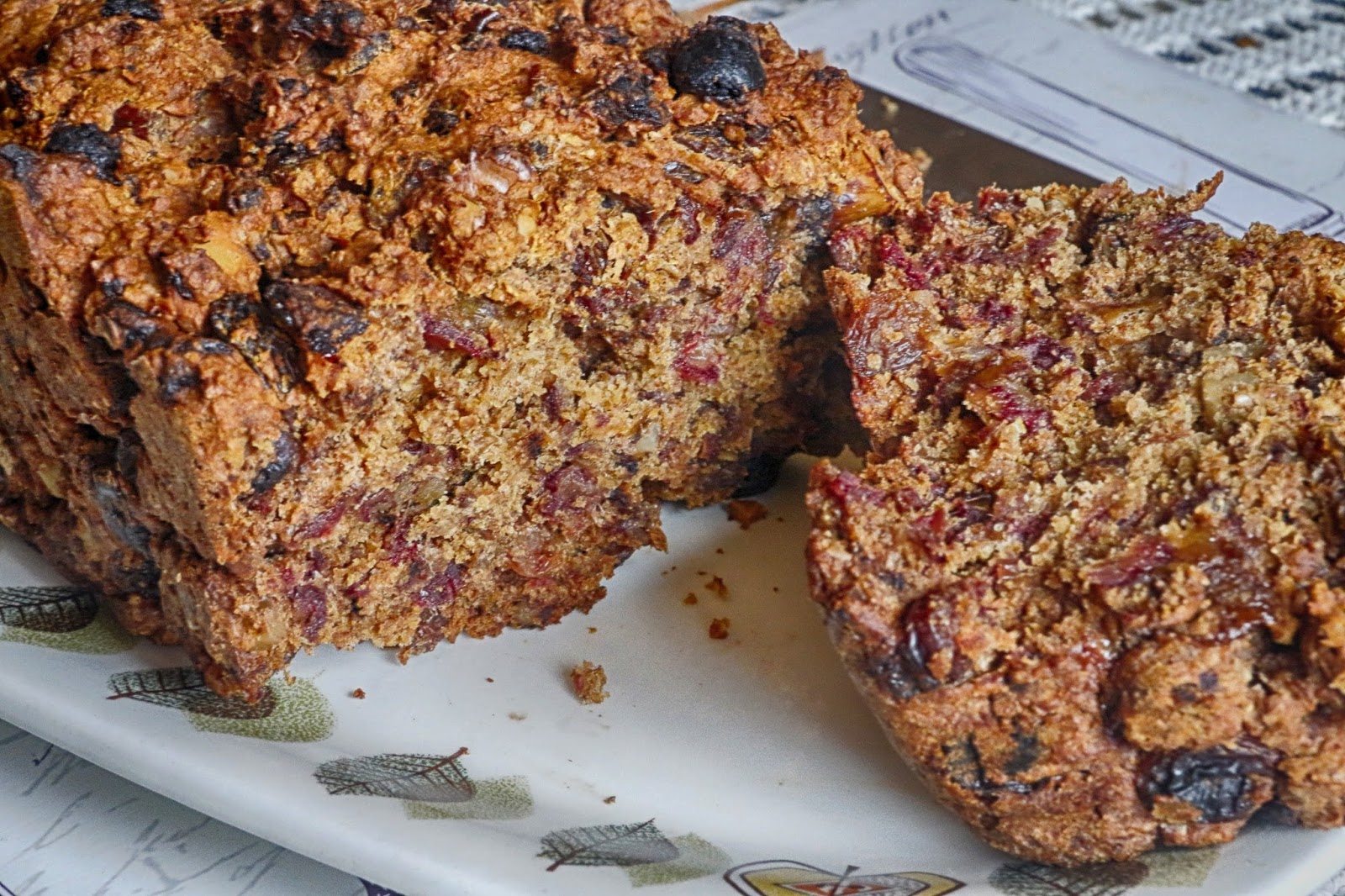 JibberJabberUK Vegan Date and Walnut Loaf Cake JibberJabberUK Vegan Date and Walnut Loaf Cake