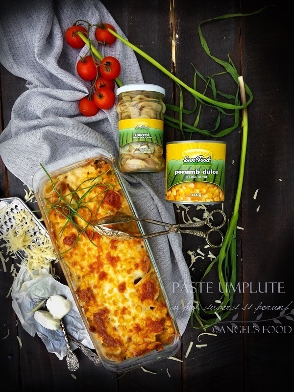 Paste umplute cu pui, ciuperci si porumb