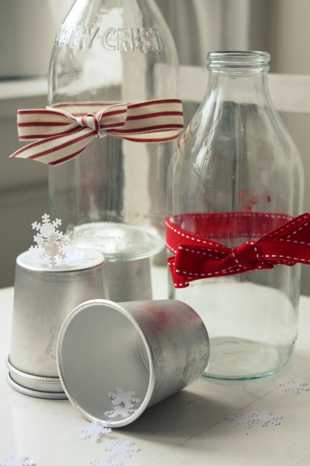 Miss Sew & So vintage milk bottles & decorating for Christmas with