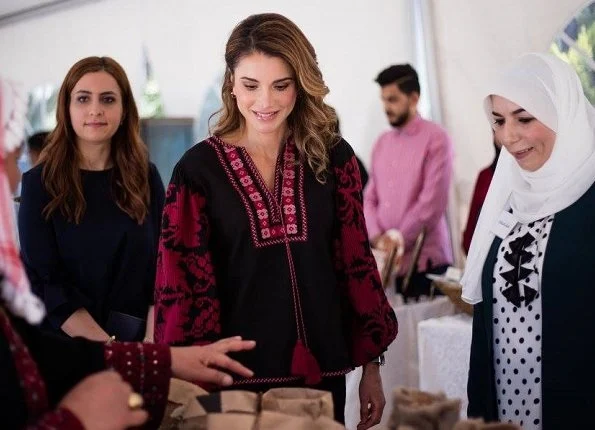 Queen Rania visited the Jordanian Association for Human Development in Jerash. Queen Rania wore Talitha Salma embroidered blouse.