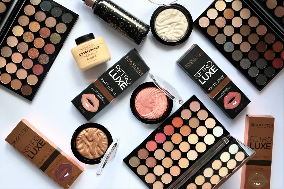 Top Professional Makeup Kits Available In India Big Paradise