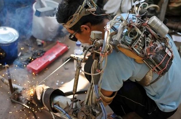 felcli kolunu biyoniklestiren endonezyali iron mannn