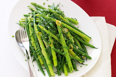 Sauteed beans and asparagus with garlic and chive butter meal ideas Sauteed beans and asparagus with garlic and chive butter meal ideas