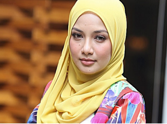 актрисы в хиджабе