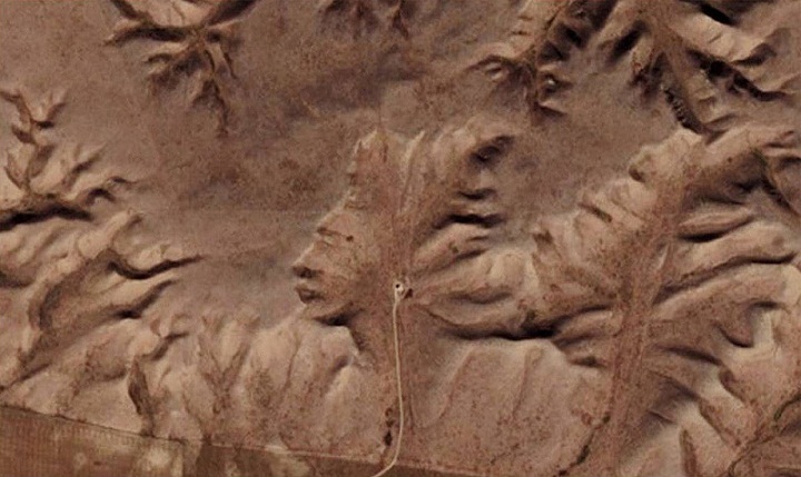 Badlands Guardian, Wajah Manusia di Bebatuan Badlands Guardian, Wajah Manusia di Bebatuan