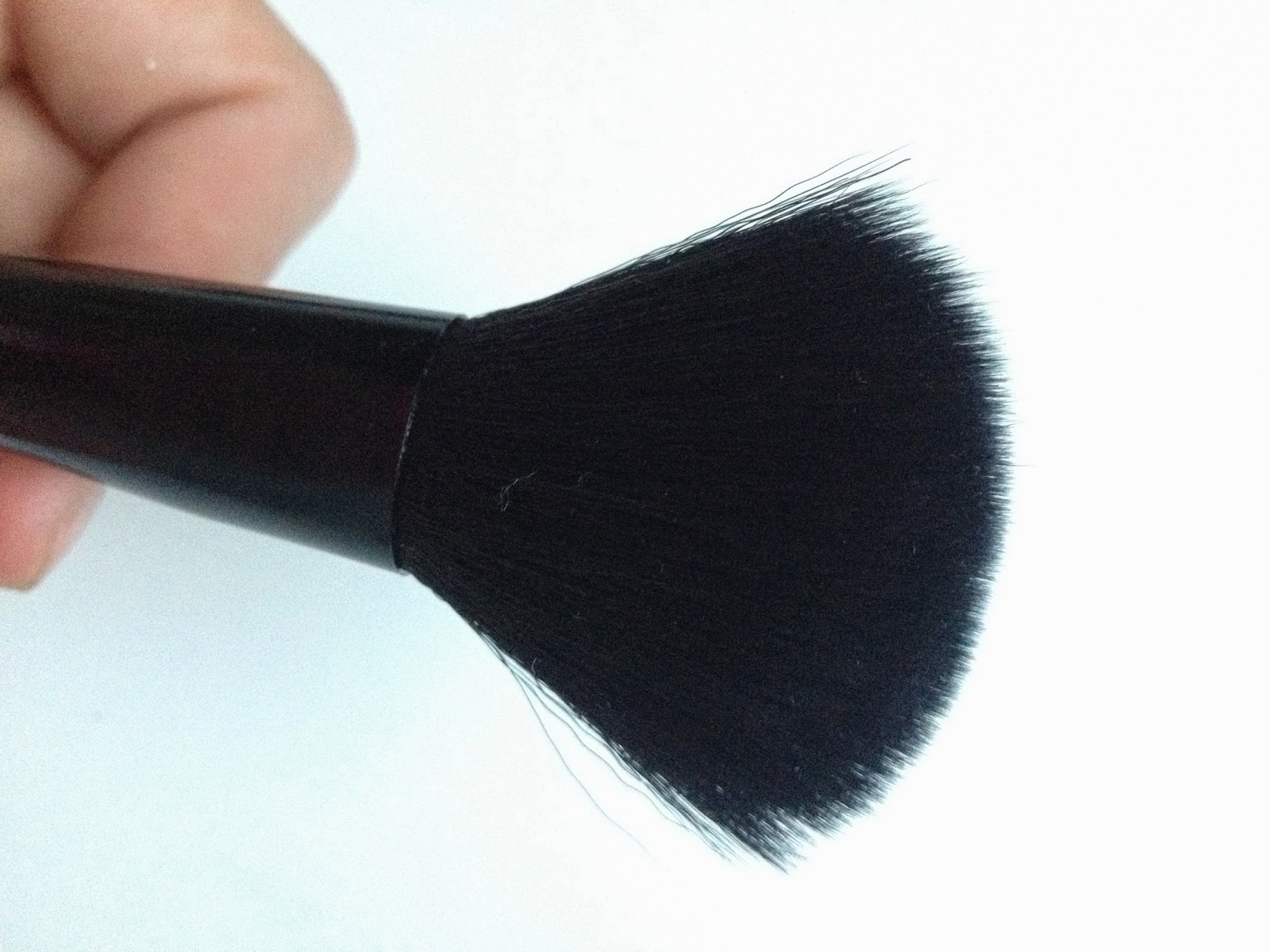 Lifestyle By Kim Max & More Cosmetic Beauty Brushes // Action