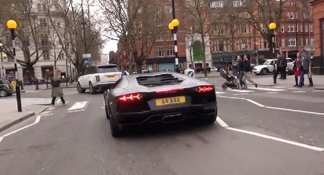 Δείτε σε βίντεο πως ένας Λονδρέζος "στουκάρει" μια LAMBORGHINI Aventador! 