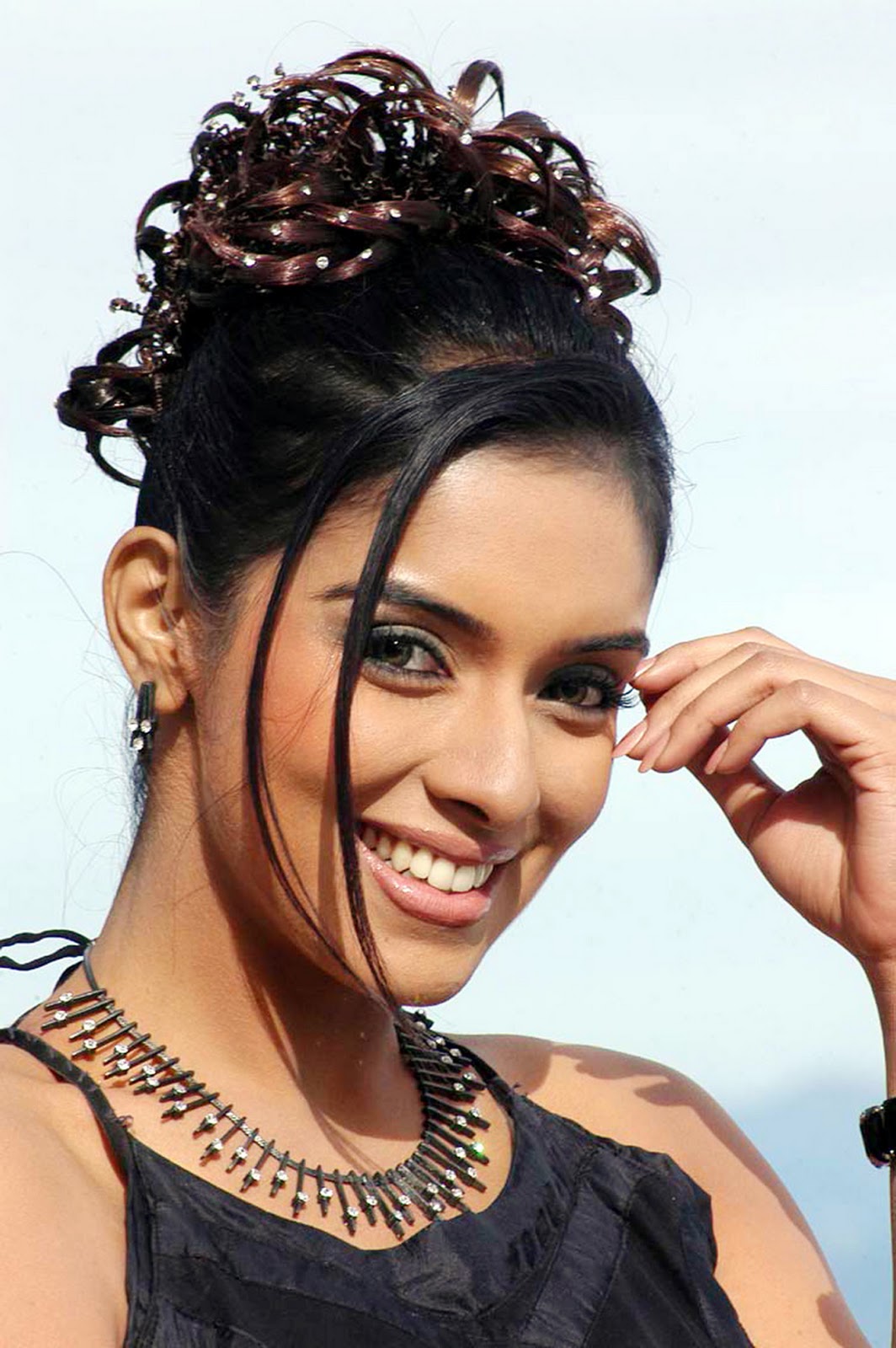 South Indian Actress Asin Hot Pics Raagfm Bollywood News