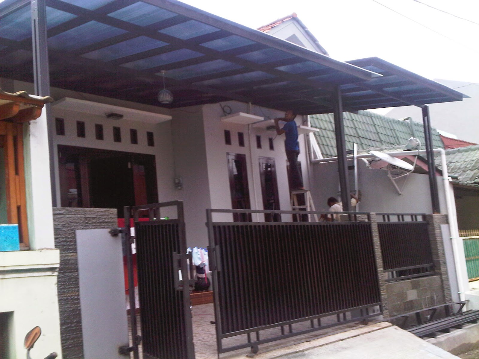 KANOPI BAJA RINGAN FINISHING CAT CANOPY DAN RANGKA  ATAP