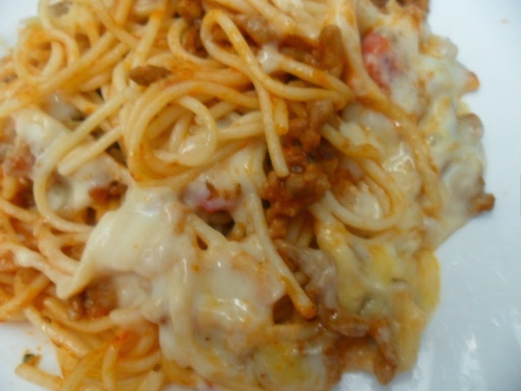 DORIS MIS COSILLAS ESPAGUETIS EN SALSA DE TRES QUESOS.