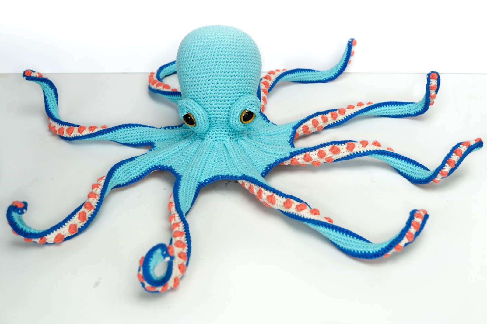 Welp Astrid Things: Karel de Octopus Haken XF-04