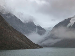 Image of mountains and fog 