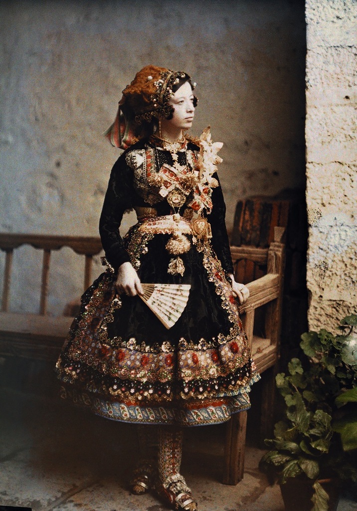 Old Photos of Ethnic Spanish in 1924 ~ vintage everyday