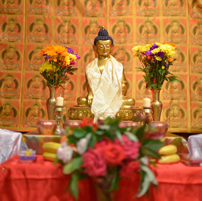 Tibetan Buddhism and Culture: The Living Journal - Having a shrine in ...