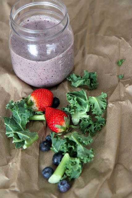 Start a healthy new year with this Delicious Kale Fruit Smoothie Recipe!