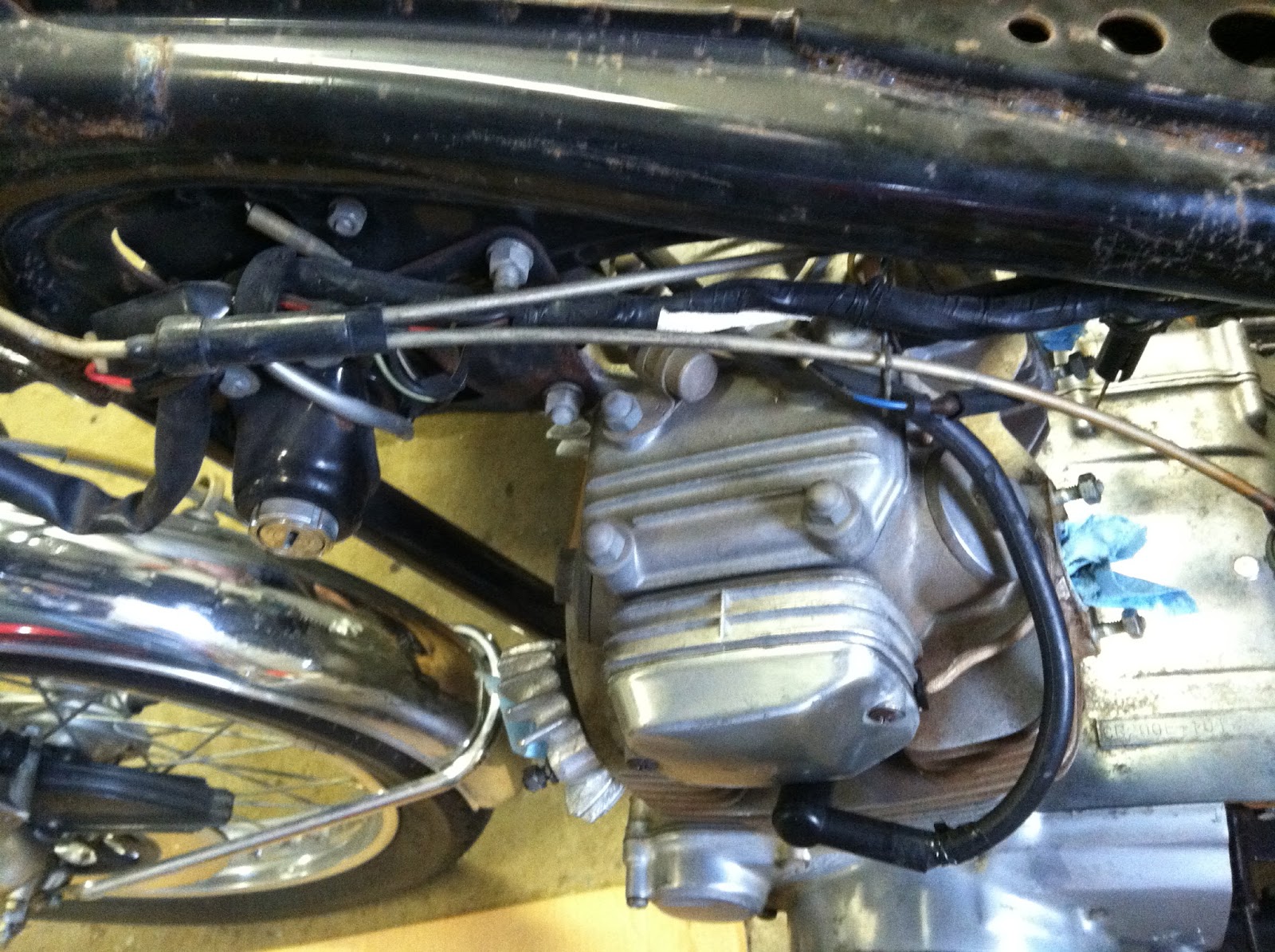 1974 Honda CB200 Rebuild: Removing the engine
