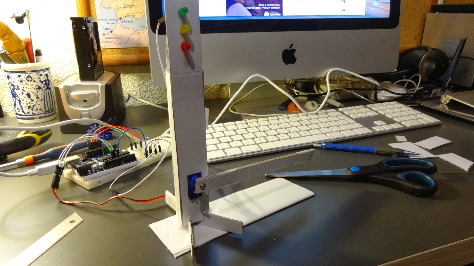 El cajón de Arduino: Tutorial: Barrera de tren