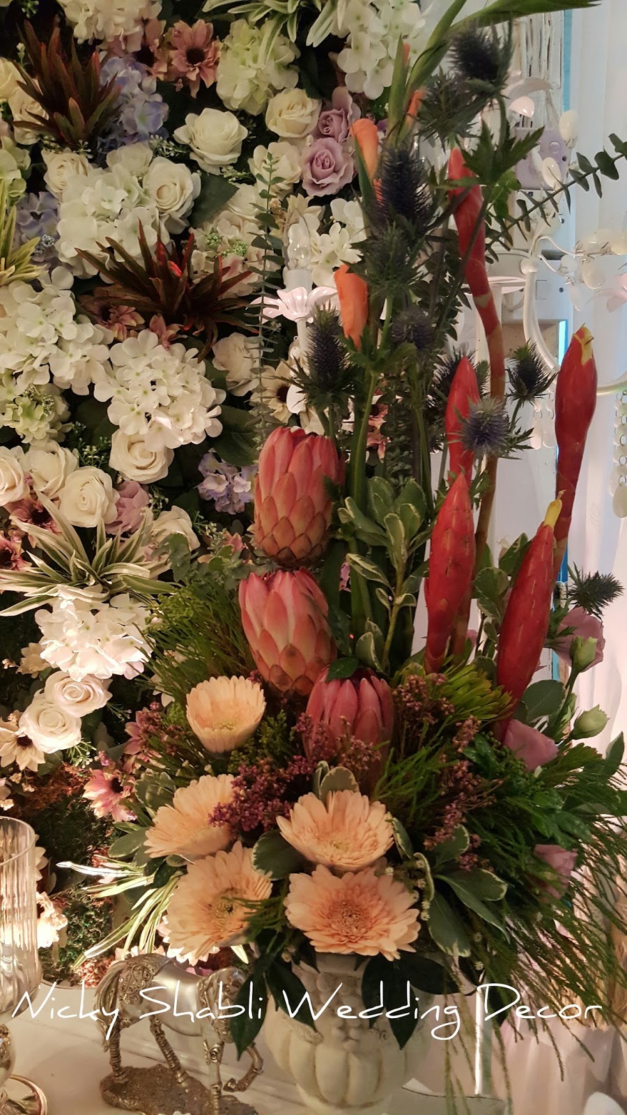 Nicky Shabli Wedding Decor Kuching, Sarawak Fresh Flower Arrangement