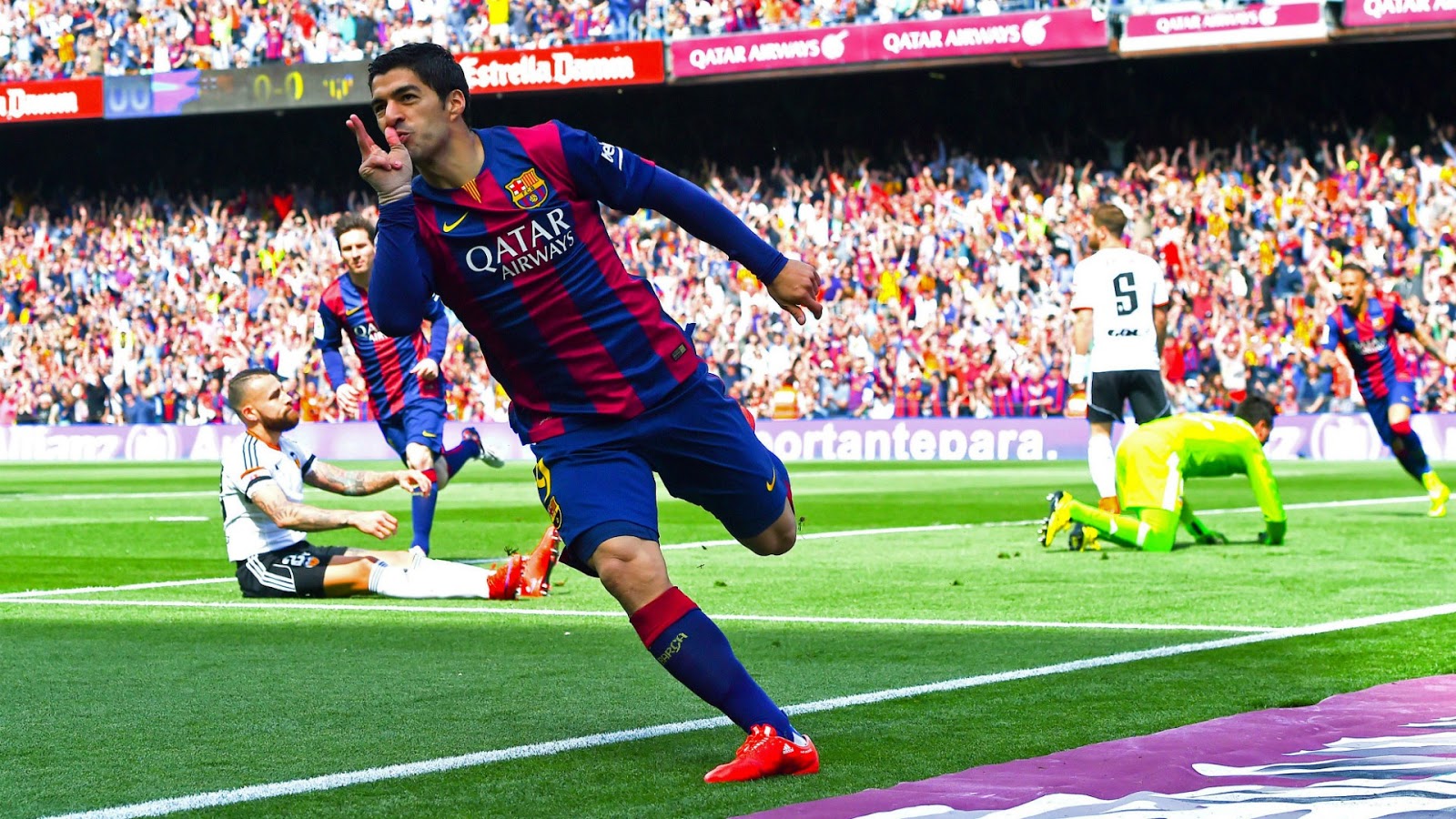Football Wallpaper 4K / Latest 4K Ultra High Definition Wallpapers