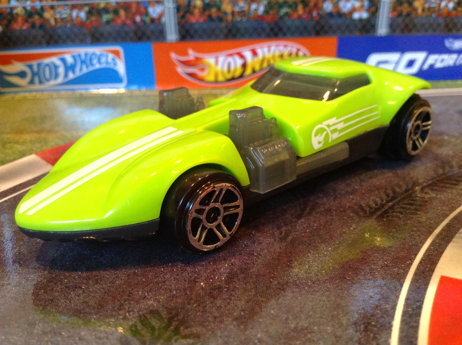 JULIAN'S HOT WHEELS BLOG: 2015 McDonald's Happy Meal Hot Wheels Toys